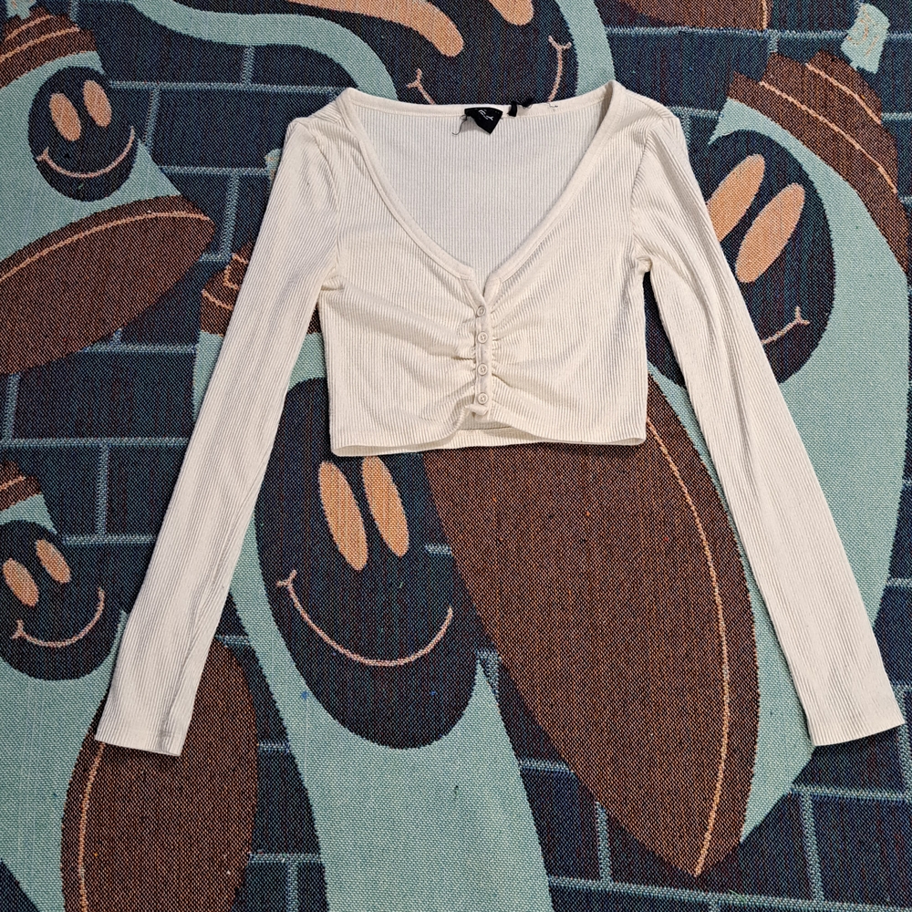 🌈CREAM RIBBED, ROUCHED, AND CROPPED BUTTON UP CARDIGAN-S